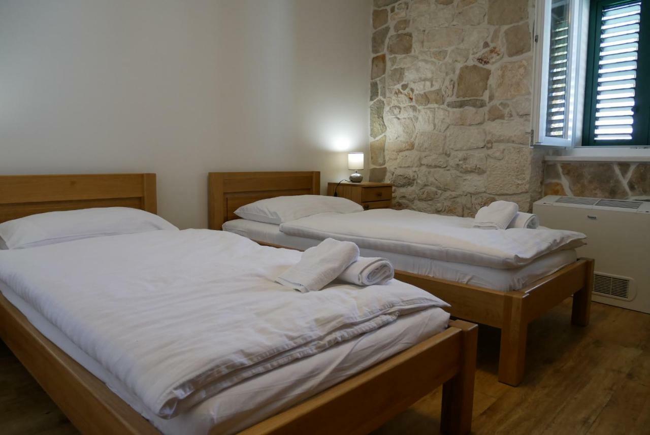 Guest House Jere Old Town โรกอซนิซา ภายนอก รูปภาพ